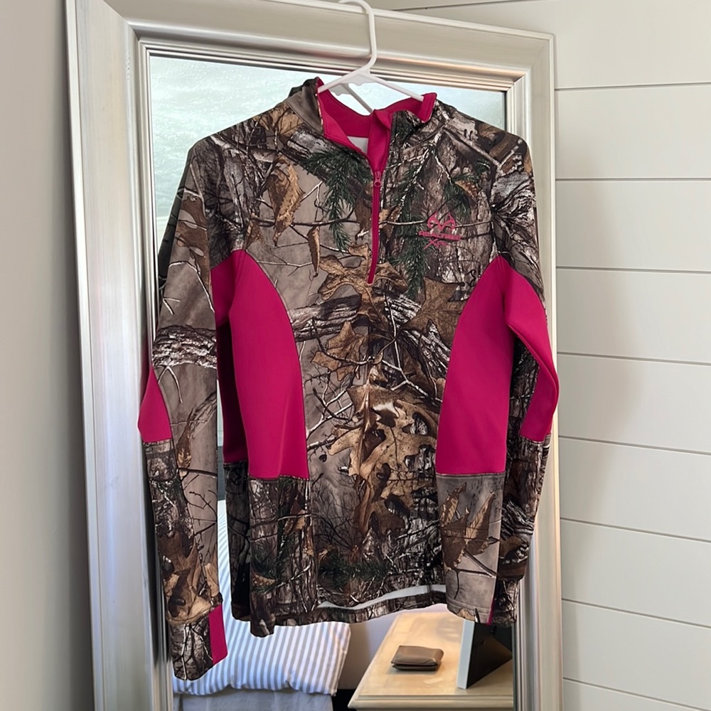 Pink and black Realtree shirt